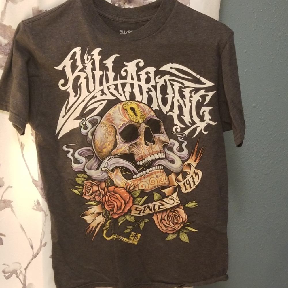 Billabong skull tshirt